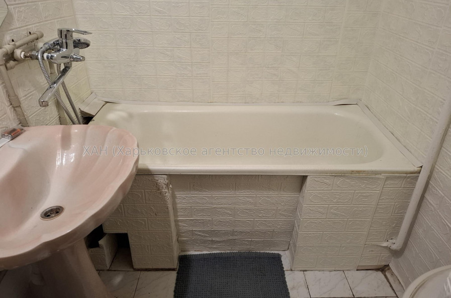 Продам квартиру, Вишталя ул. , 4 , 2  ком., 58.50 м², косметический ремонт 
