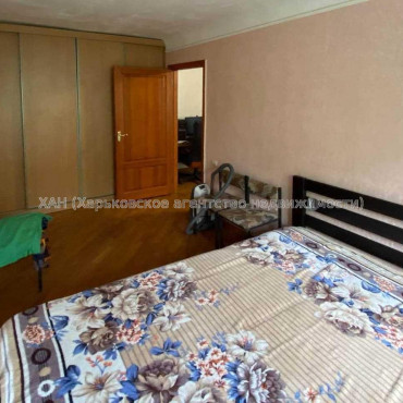 Продам квартиру, Защитников Неба ул. , 2 кім., 44 м², советский ремонт 