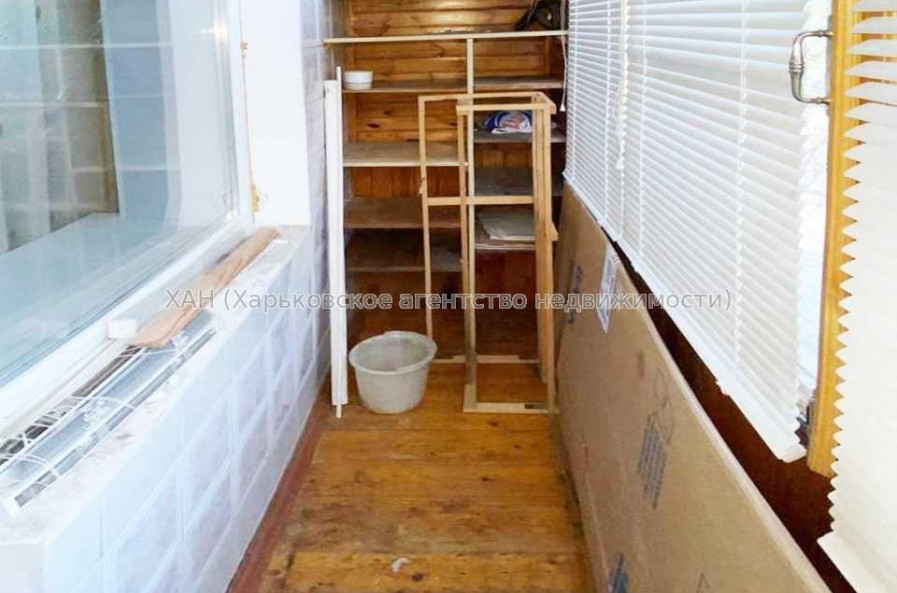 Продам квартиру, Защитников Неба ул. , 2 кім., 44 м², советский ремонт 