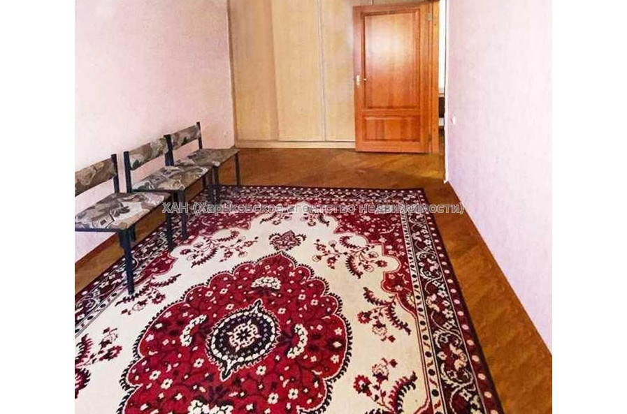 Продам квартиру, Защитников Неба ул. , 2 кім., 44 м², советский ремонт 