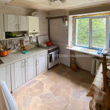 Продам квартиру, Защитников Неба ул. , 2 кім., 44 м², советский ремонт 