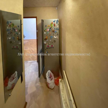 Продам квартиру, Защитников Неба ул. , 2 кім., 44 м², советский ремонт 