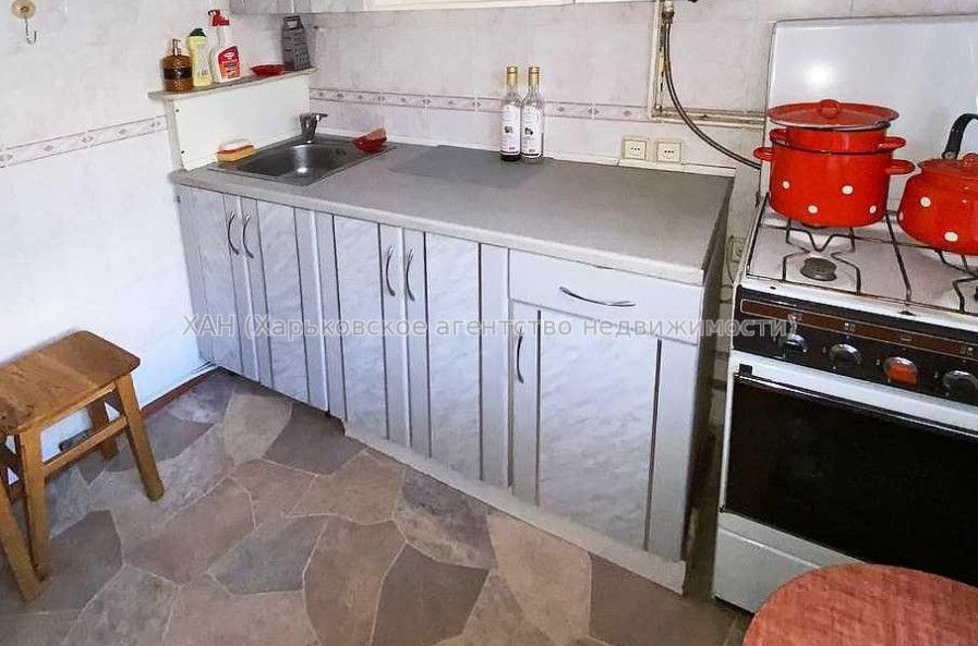 Продам квартиру, Защитников Неба ул. , 2 кім., 44 м², советский ремонт 