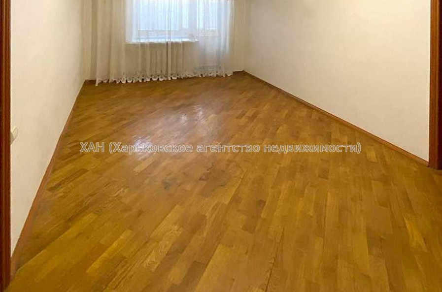 Продам квартиру, Защитников Неба ул. , 2 кім., 44 м², советский ремонт 
