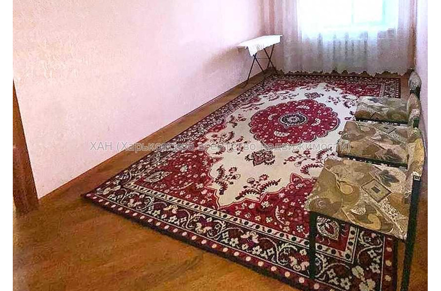 Продам квартиру, Защитников Неба ул. , 2 кім., 44 м², советский ремонт 