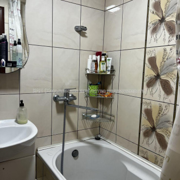 Продам квартиру, Самолетная ул. , 3 кім., 62 м², косметический ремонт 