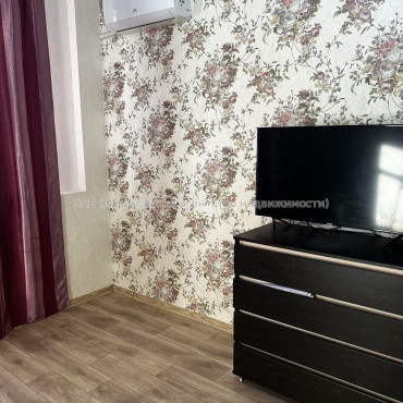 Продам квартиру, Самолетная ул. , 3 кім., 62 м², косметический ремонт 