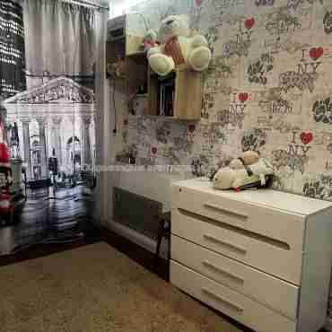 Продам квартиру, Самолетная ул. , 3  ком., 62 м², косметический ремонт 