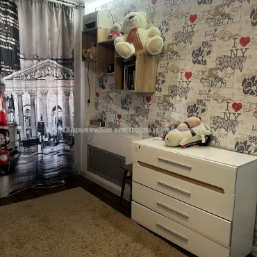 Продам квартиру, Самолетная ул. , 3 кім., 62 м², косметический ремонт 