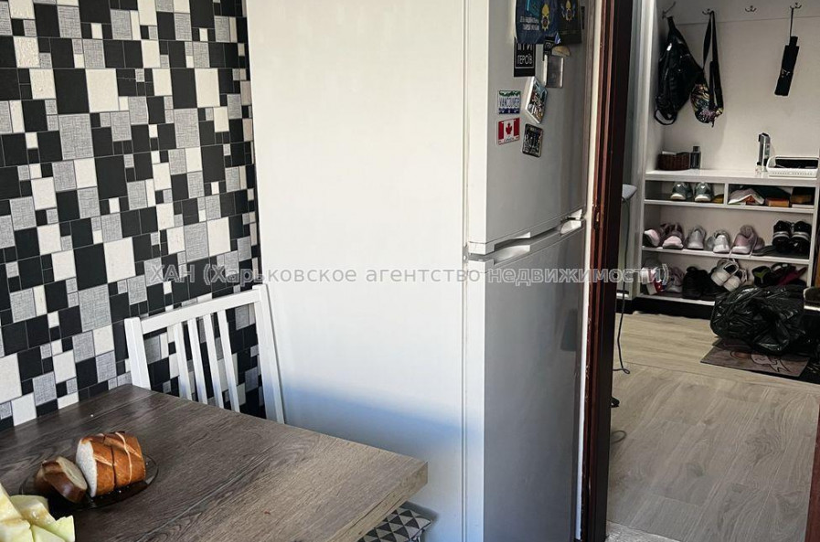 Продам квартиру, Самолетная ул. , 3  ком., 62 м², косметический ремонт 