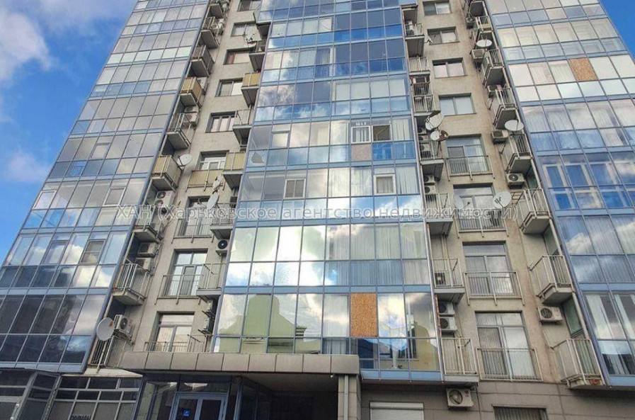 Продам квартиру, Тринклера ул. , 2 кім., 85 м², евроремонт 