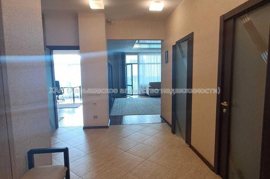 Продам квартиру, Тринклера ул. , 2 кім., 85 м², евроремонт 