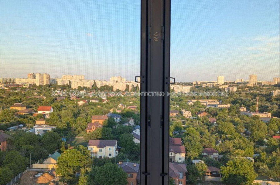 Продам квартиру, Гвардейцев Широнинцев ул. , 1 кім., 38 м², евроремонт 