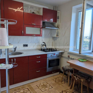 Продам квартиру, Гвардейцев Широнинцев ул. , 1 кім., 38 м², евроремонт 