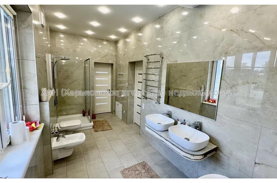 Продам будинок, Заярский пер. , 300 м², 15 соток, капитальный ремонт 
