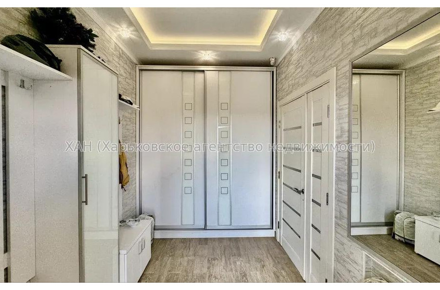 Продам будинок, Заярский пер. , 300 м², 15 соток, капитальный ремонт 