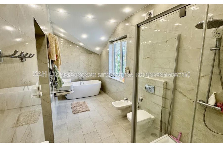 Продам будинок, Заярский пер. , 300 м², 15 соток, капитальный ремонт 