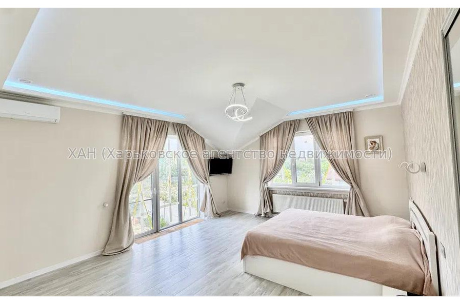 Продам будинок, Заярский пер. , 300 м², 15 соток, капитальный ремонт 
