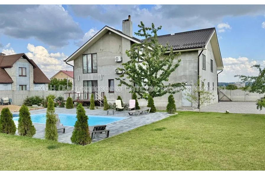 Продам будинок, Заярский пер. , 300 м², 15 соток, капитальный ремонт 