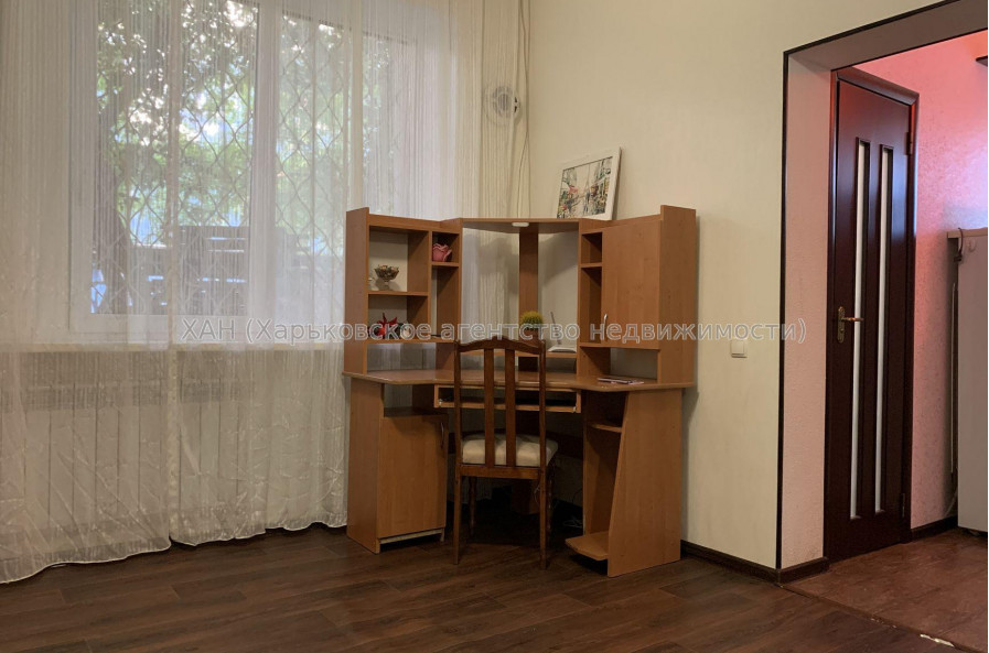 Продам квартиру, Добровольцев ул. , 1 кім., 25 м², косметический ремонт 