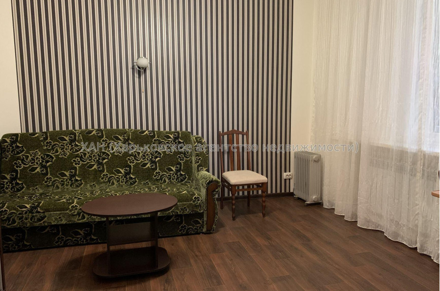 Продам квартиру, Добровольцев ул. , 1 кім., 25 м², косметический ремонт 
