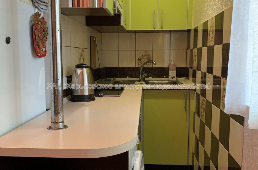 Продам квартиру, Добровольцев ул. , 1 кім., 25 м², косметический ремонт 