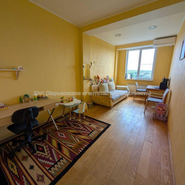 Продам квартиру, Станислава Парталы ул. , 2 кім., 68.40 м², авторский дизайн 