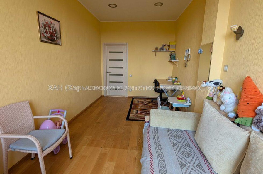 Продам квартиру, Станислава Парталы ул. , 2 кім., 68.40 м², авторский дизайн 