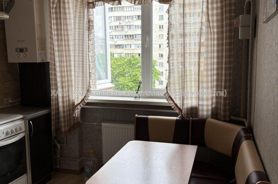 Продам квартиру, Мирная ул. , 1  ком., 42 м², евроремонт 