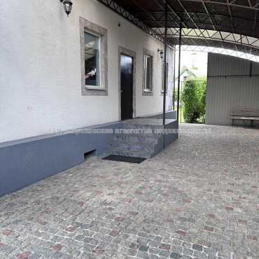 Продам дом, Афанасьевская ул. , 346 м², 7.30 сот., капитальный ремонт 