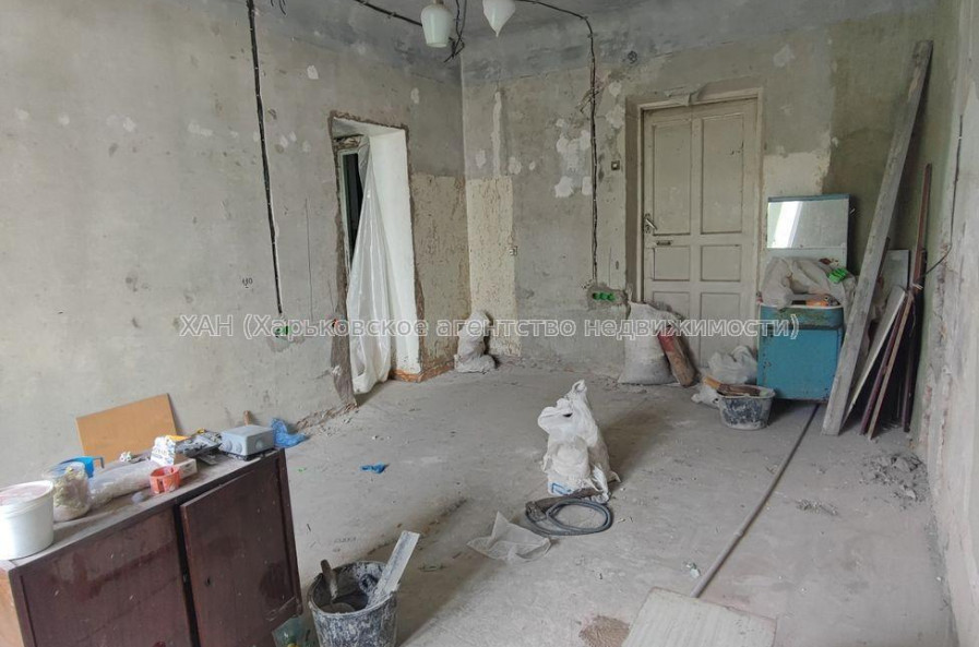 Продам квартиру, Клеверный пер. , 2  ком., 42 м², без ремонта 