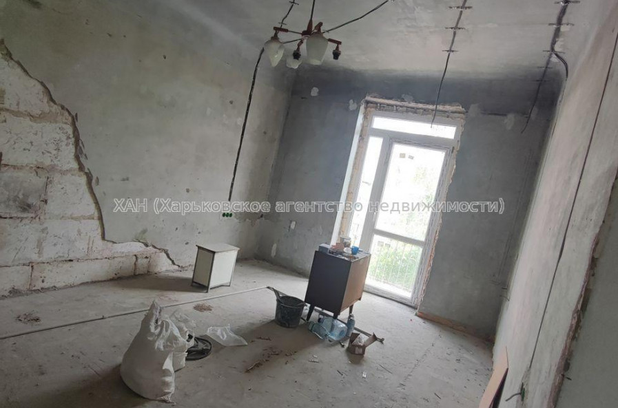 Продам квартиру, Клеверный пер. , 2  ком., 42 м², без ремонта 