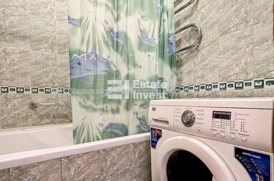 Продам квартиру, Александровский просп. , 2  ком., 51 м², советский ремонт 