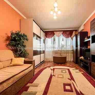 Продам квартиру, Александровский просп. , 2  ком., 51 м², советский ремонт 