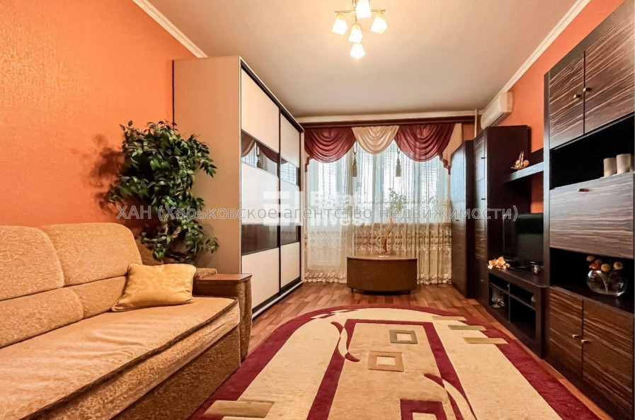 Продам квартиру, Александровский просп. , 2  ком., 51 м², советский ремонт 