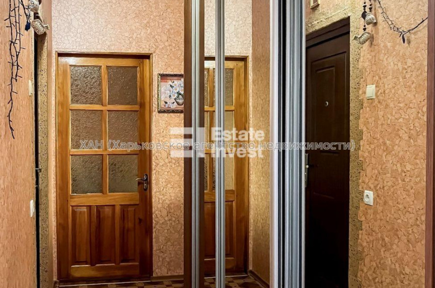 Продам квартиру, Александровский просп. , 2  ком., 51 м², советский ремонт 