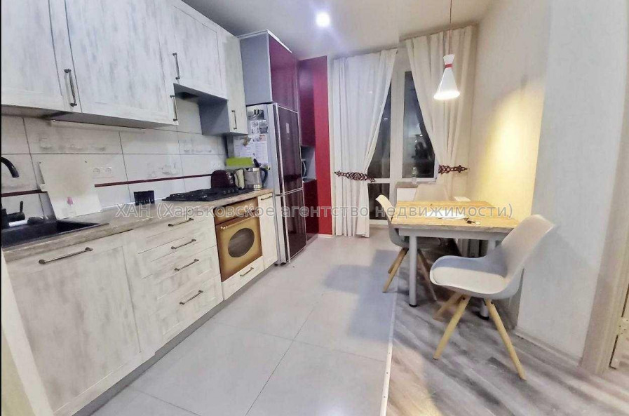 Продам квартиру, Непокоренных ул. , 2  ком., 68 м², евроремонт 