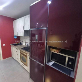 Продам квартиру, Непокоренных ул. , 2  ком., 68 м², евроремонт