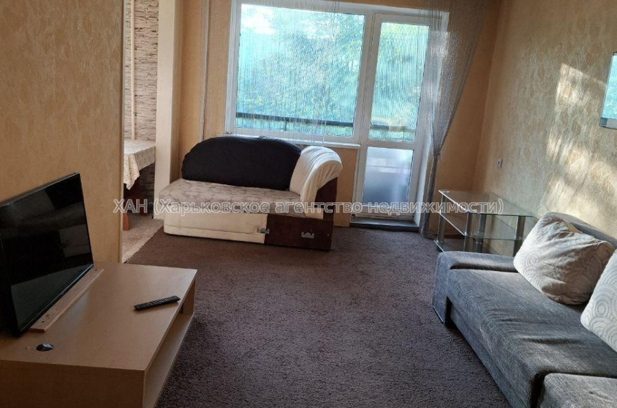 Здам квартиру, Непокоренных ул. , 2 кім., 45 м², косметический ремонт 