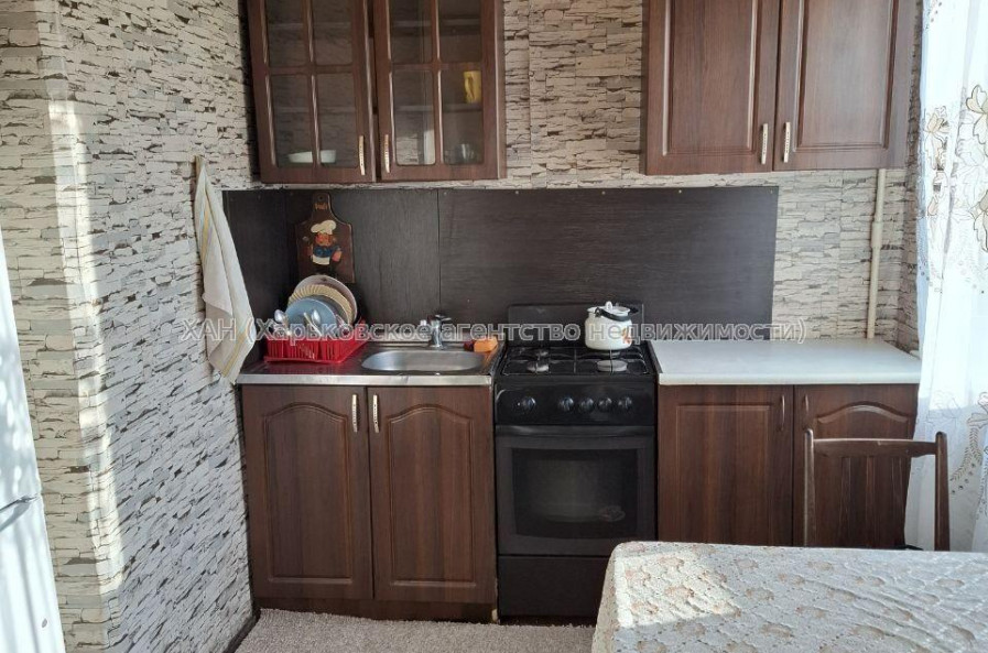 Здам квартиру, Непокоренных ул. , 2 кім., 45 м², косметический ремонт 
