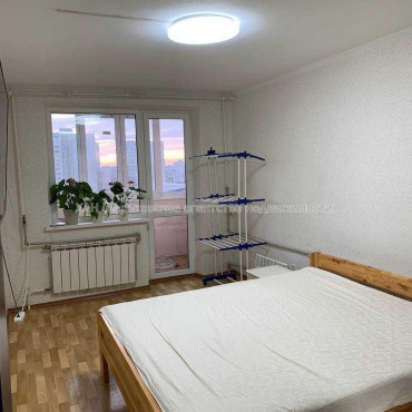 Продам квартиру, Соборности Украины ул. , 3  ком., 66 м², авторский дизайн 