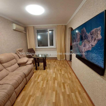 Продам квартиру, Соборности Украины ул. , 3  ком., 66 м², авторский дизайн 