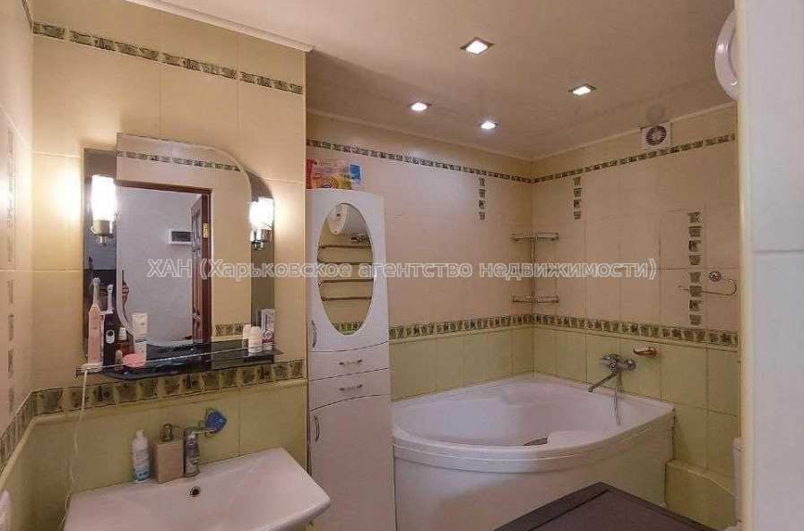Продам квартиру, Соборности Украины ул. , 3  ком., 66 м², авторский дизайн 