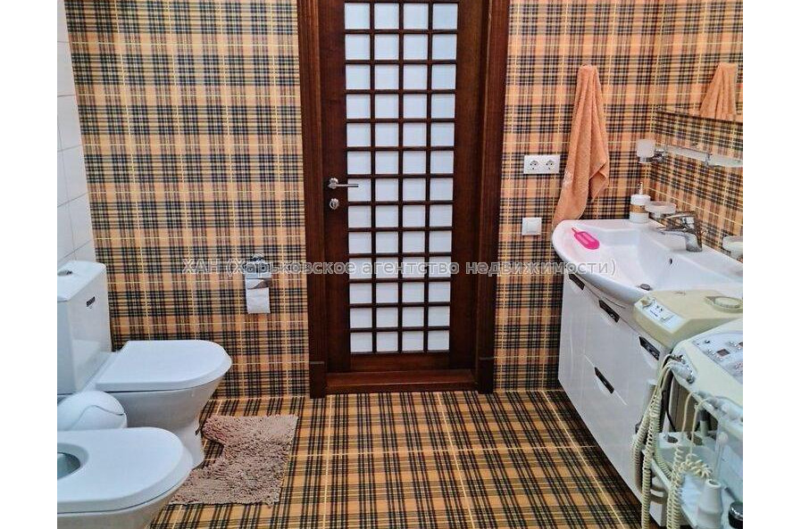 Продам квартиру, Светлая ул. , 3  ком., 84 м², капитальный ремонт 