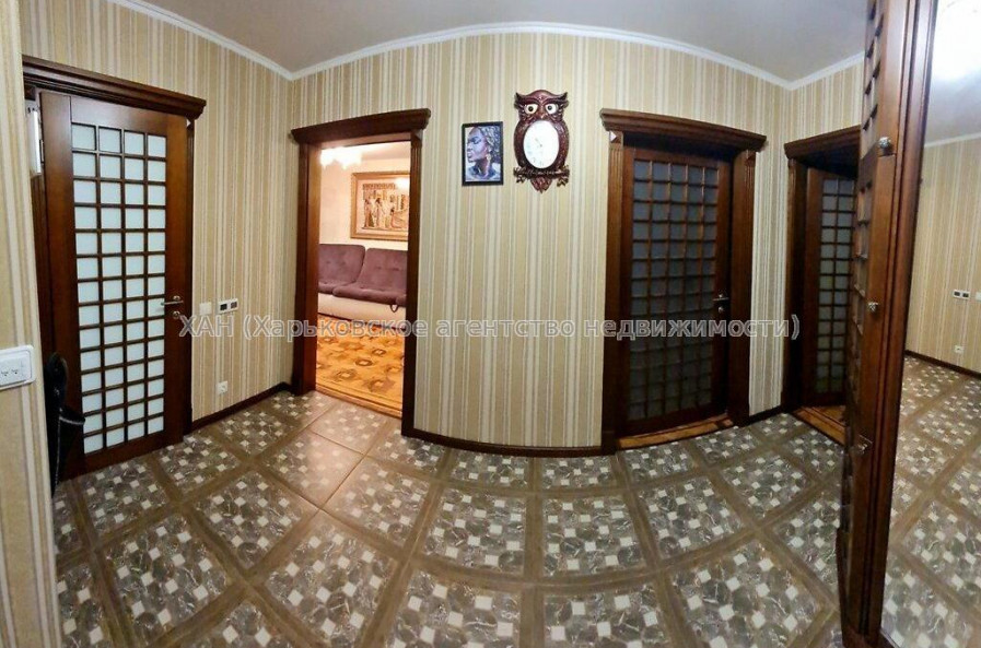 Продам квартиру, Светлая ул. , 3  ком., 84 м², капитальный ремонт 
