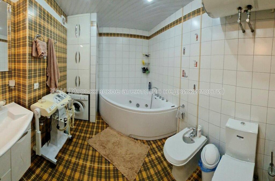 Продам квартиру, Светлая ул. , 3  ком., 84 м², капитальный ремонт 