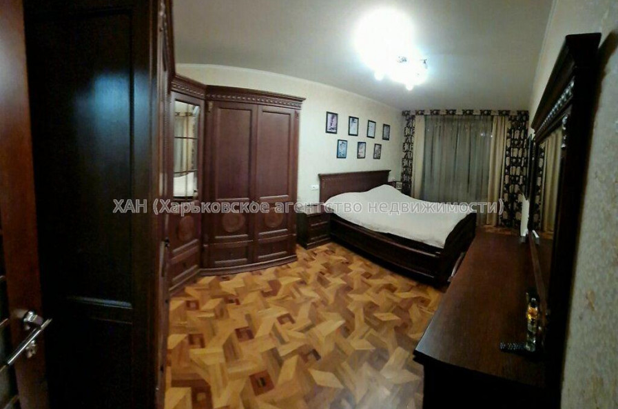 Продам квартиру, Светлая ул. , 3  ком., 84 м², капитальный ремонт 