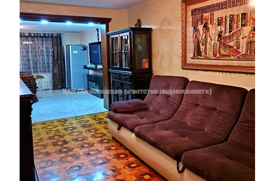Продам квартиру, Светлая ул. , 3  ком., 84 м², капитальный ремонт 