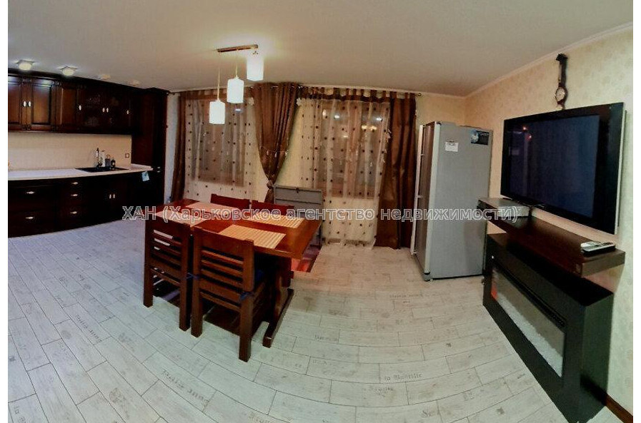 Продам квартиру, Светлая ул. , 3  ком., 84 м², капитальный ремонт 