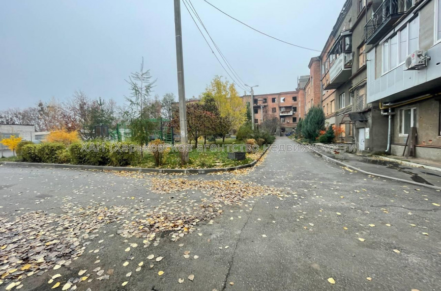 Продам квартиру, Проскуры ул. , 3  ком., 85 м², частичный ремонт 